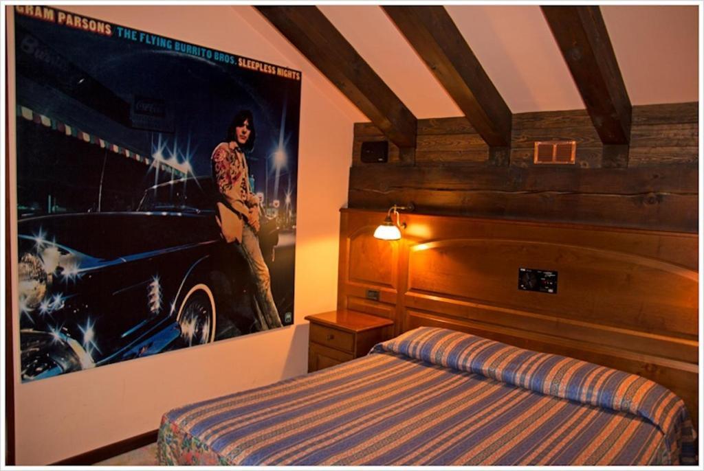 Hotel California Чамполук Екстериор снимка